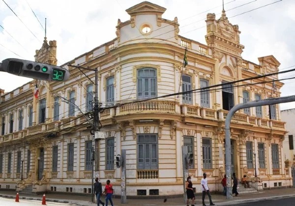 Justiça suspende licitação de R$ 26 milhões envolvendo empresa Confiança e prefeitura