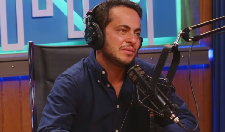 Thammy Miranda diz em podcast que Gretchen o levou na igreja para ser exorcizado