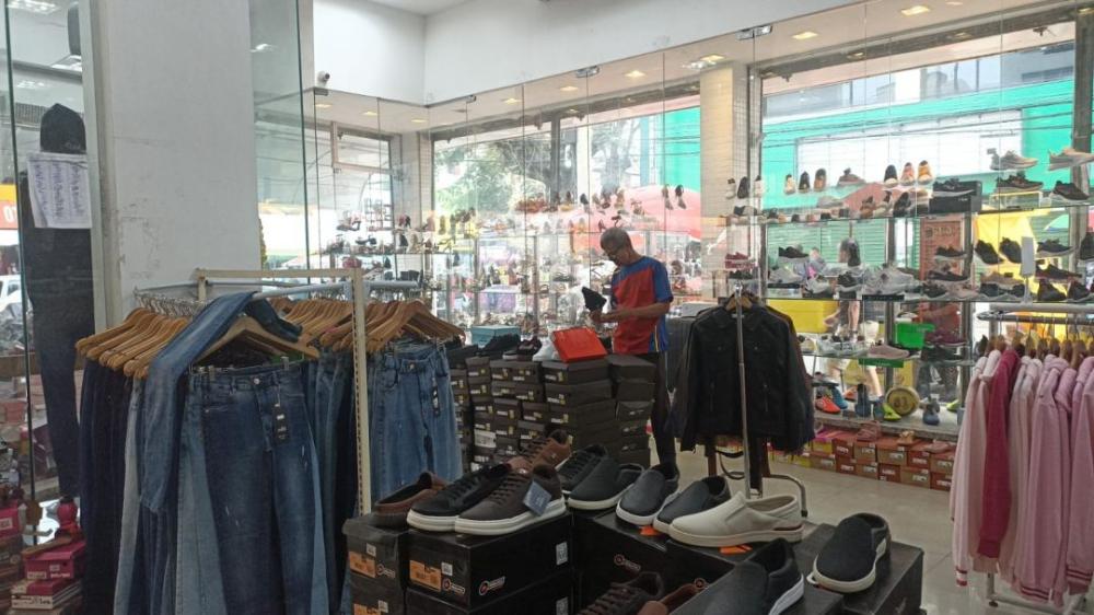 Comércio foi o único setor da economia feirense com saldo negativo de empregos em agosto