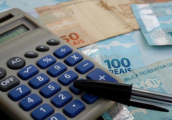 Endividamento cai pelo 2º mês seguido, mas inadimplência preocupa