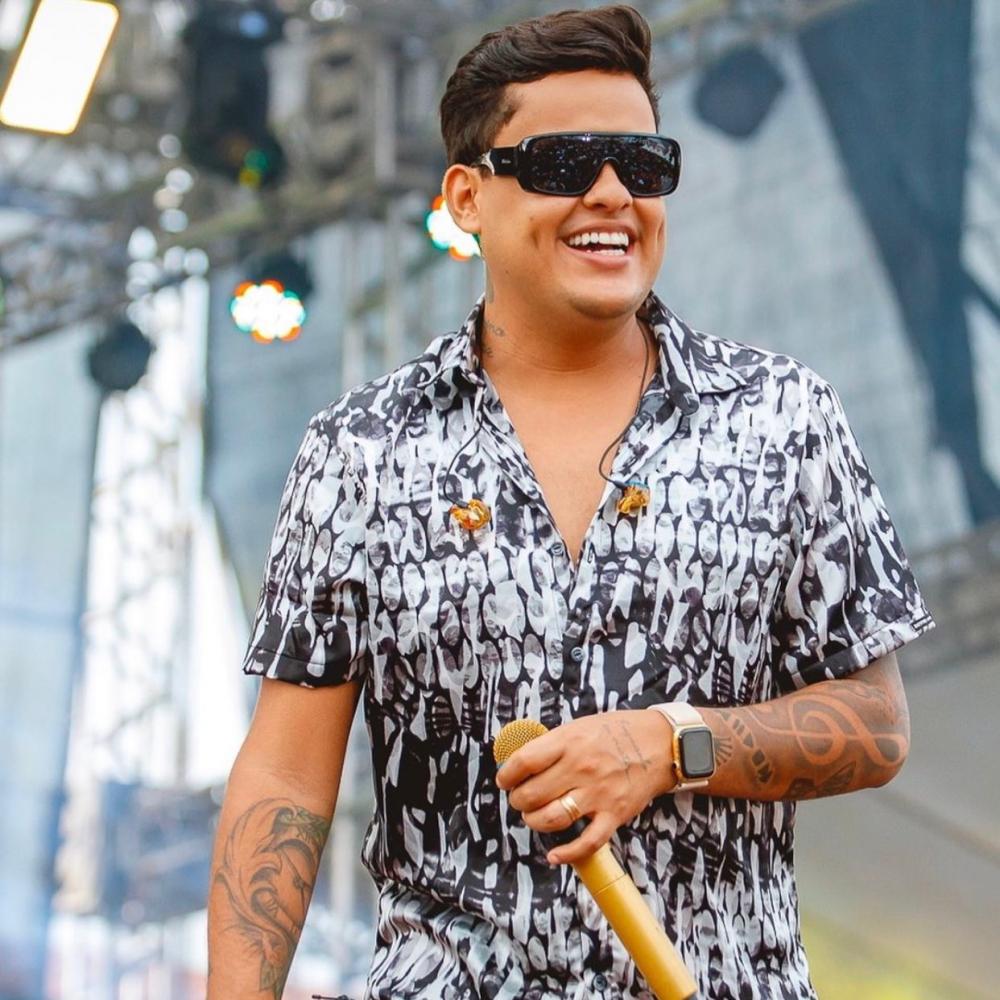 Thiago Aquino se torna cantor baiano mais ouvido do YouTube no estado