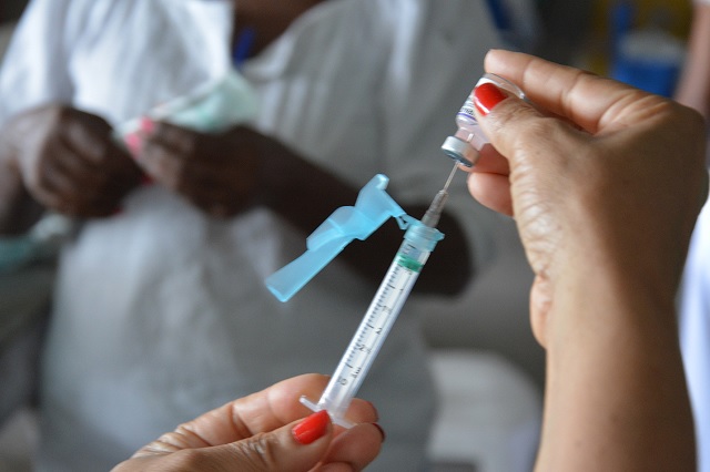 Autoridades de saúde orientam que população tome dose de reforço contra Covid-19