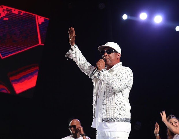 Prefeitura de Santo Estêvão fará show com Psirico e mais 3 atrações para comemorar o aniversário da cidade 