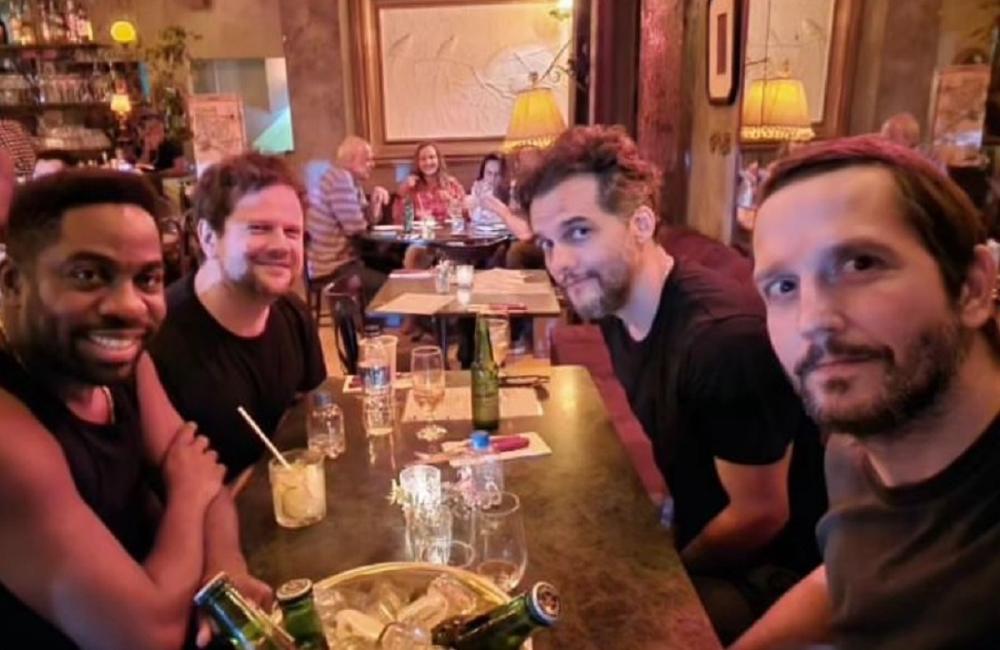 Lázaro Ramos e Wagner Moura curtem fim de semana no Rio