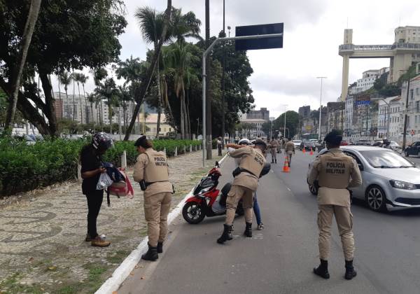 Polícia Militar amplia efetivo em operação para apreender armas e drogas