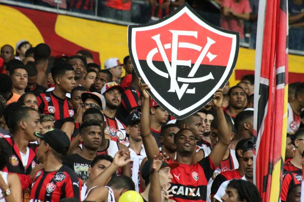 Vitória vence Guarani e continua na liderança da Série B do Brasileirão