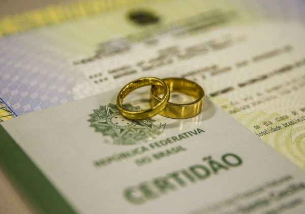 PL prevê exigência de antecedentes criminais para habilitação de casamento