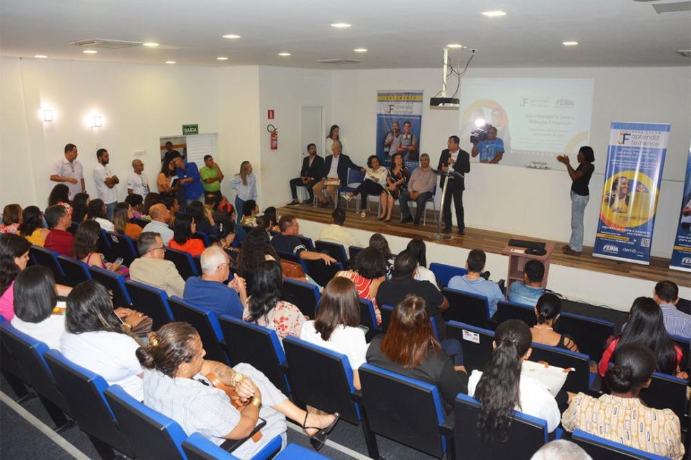 Programa de qualificação profissional é lançado em Feira de Santana