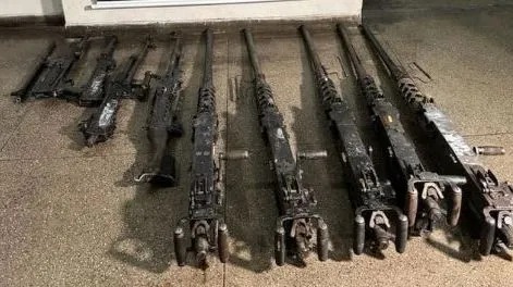 Exército libera militares aquartelados após furto de metralhadoras