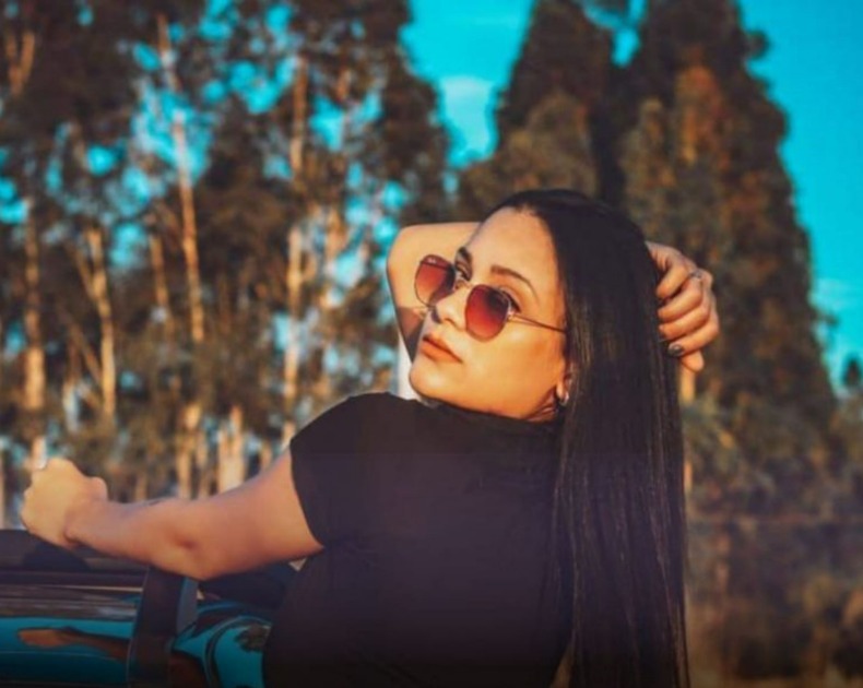 Jovem de 23 anos é morta a tiros pelo próprio pai