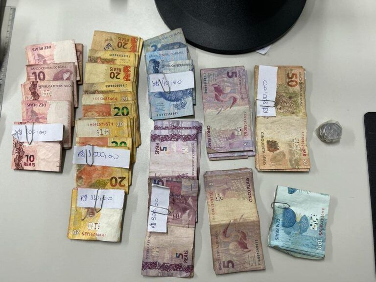 Cadeirante flagrado com R$ 4,2 mil reais é suspeito de arrecadar dinheiro em paredão