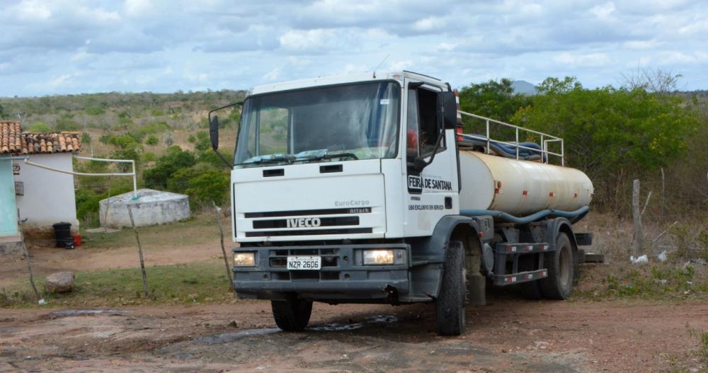 Secretaria de Agricultura garante abastecimento de água por carros-pipas na zona rural