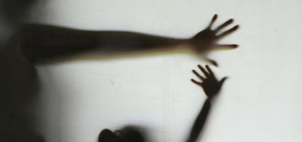 A cada oito minutos, uma mulher ou criança é estuprada no Brasil