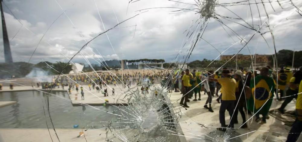 STF condena a 17 anos de prisão mais cinco réus pelos atos golpistas do 8 de janeiro