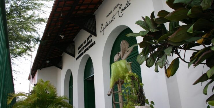 Museu de Arte Contemporânea reúne artistas de diferentes linguagens em exposição