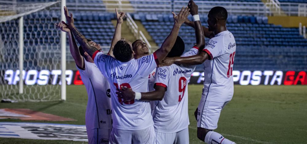 Vitória bate o Ceará na Série B e volta a vencer em Fortaleza após sete anos