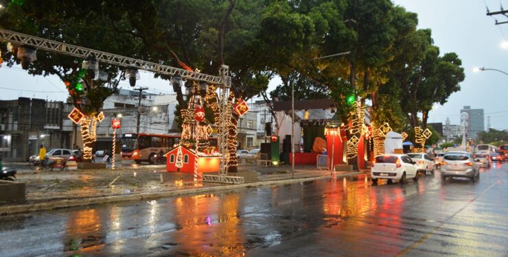 Programação natalina é suspensa devido a chuva em Feira de Santana