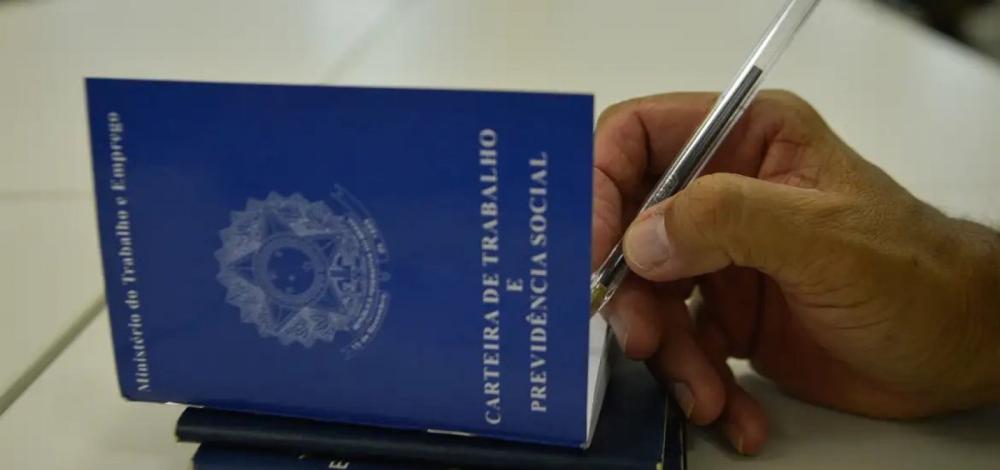 Brasil registra mais de 130 mil empregos de carteira assinada em novembro