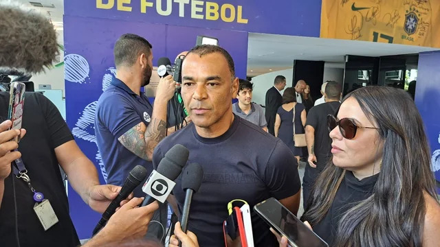 Cafu pede que Campeonato Brasileiro seja batizado em homenagem ao Zagallo