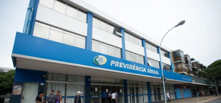 INSS vai ter menor reajuste desde 2018 com teto de R$ 7.786