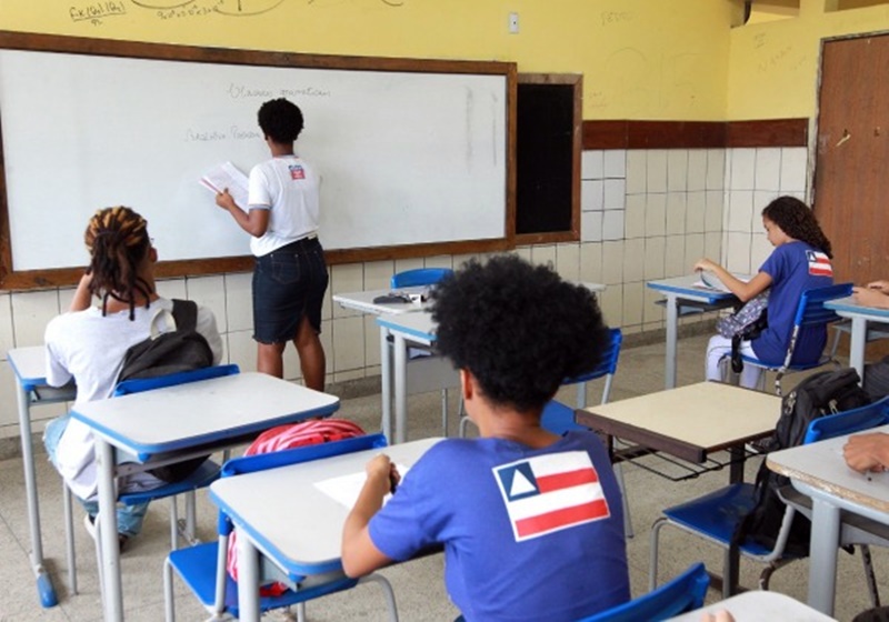 Matrícula para alunos da rede pública da Bahia começou nesta segunda