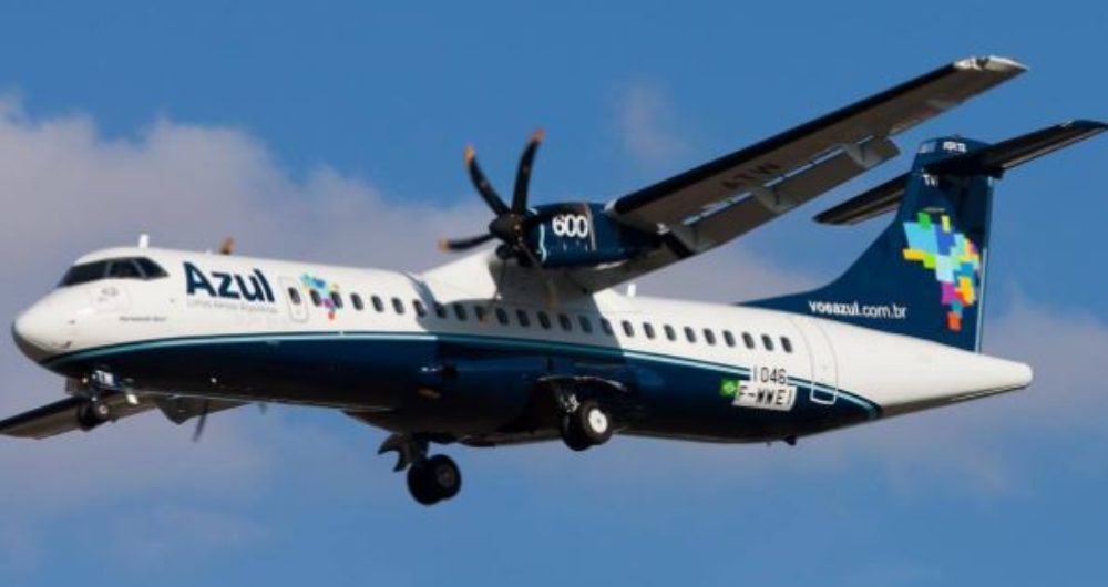 Avião com destino à Feira de Santana desvia rota após pane em motor