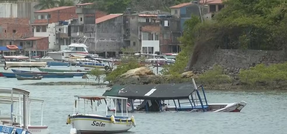 Após naufrágio com oito mortes na BA, prefeitura anuncia adiamento de festa em Madre de Deus