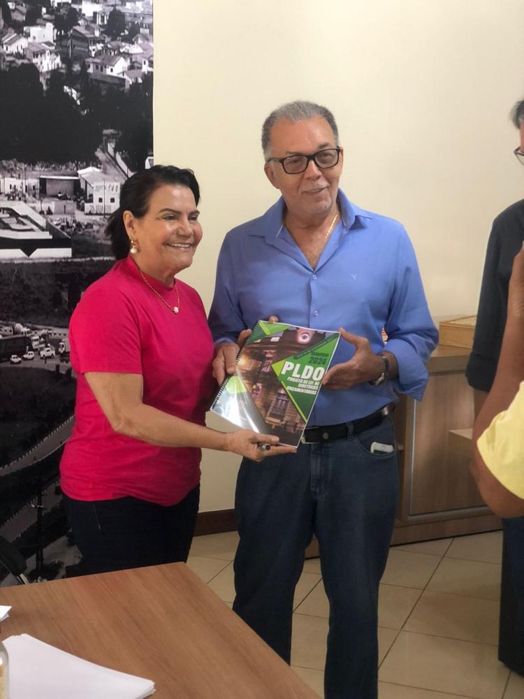 Projeto de Lei das Diretrizes Orçamentárias para 2024 é entregue à Câmara; Eremita promete amplo debate