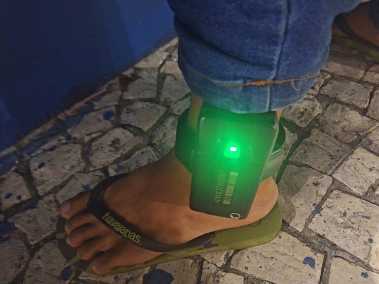 Homem com tornozeleira eletrônica é preso no Campo Grande após já ter sido detido na Barra