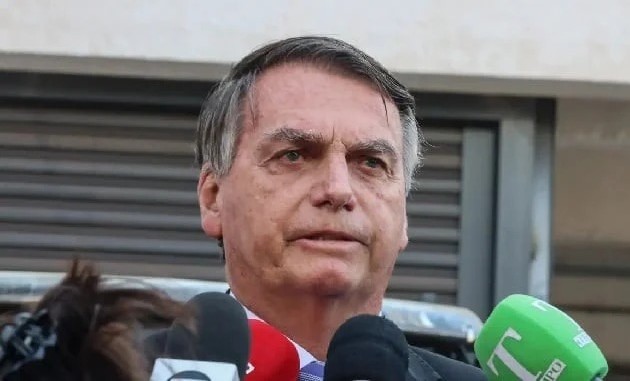 Defesa de Bolsonaro diz que pediu ao STF devolução do passaporte do ex-presidente