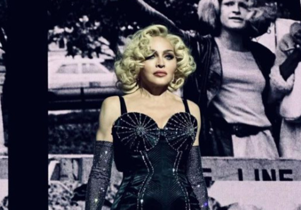 Madonna é derrubada por dançarino durante apresentação da ‘Celebration Tour’; veja