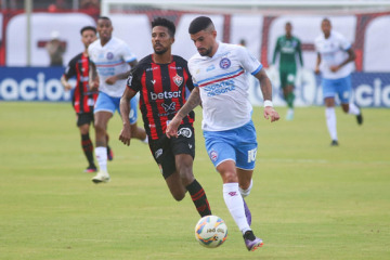 Em jogo de 5 gols, Vitória vira para cima do Bahia no Barradão e vence o 1º clássico Ba-Vi de 2024
