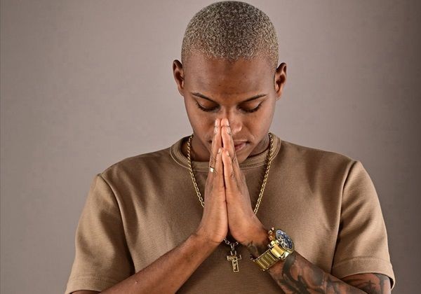 Feirense conquista internautas com humor nas redes sociais