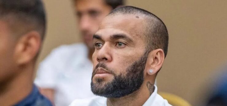 Daniel Alves é condenado a 4 anos e 6 meses de prisão