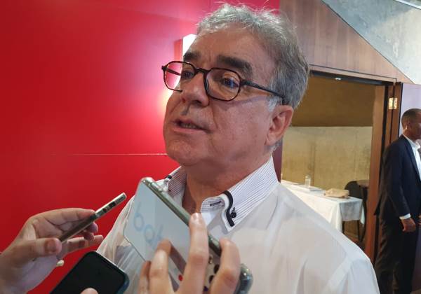 Pedido de impeachment contra Lula é tentativa de lacração da extrema direita, afirma Zé Neto