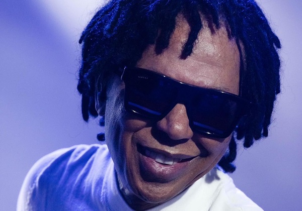 Djavan é internado em hospital do Rio de Janeiro para realizar exames de rotina