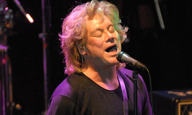 Eric Carmen, cantor do hit 'All by Myself', morre aos 74 anos