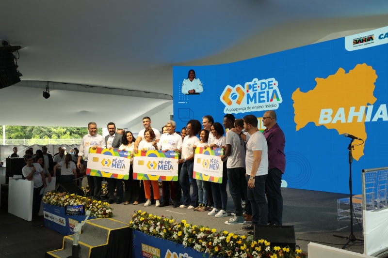 Estudantes do programa Pé-de-Meia podem consultar poupança a partir da próxima quarta