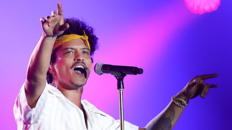 Bruno Mars acumula R$ 250 milhões em dívidas de jogo, diz site