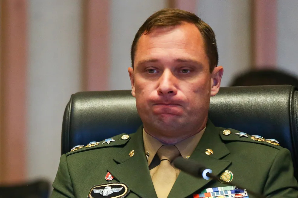 Após depor sobre áudios vazados, Cid é preso por descumprimento de medidas e obstrução de Justiça