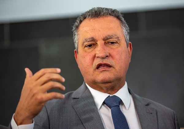 PF encontra indícios que ligam Rui Costa à suposta fraude na compra de respiradores