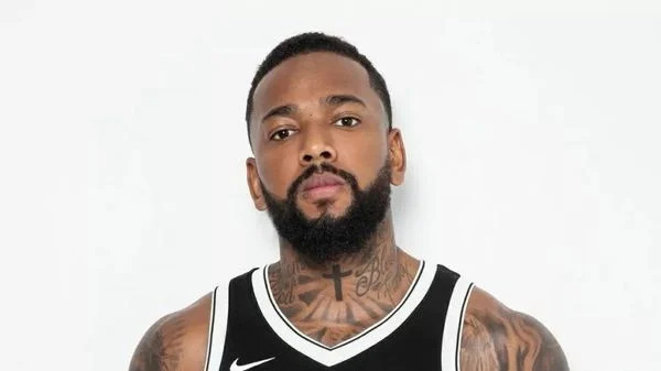 Nego do Borel dá bolo em debutante e é condenado pela Justiça