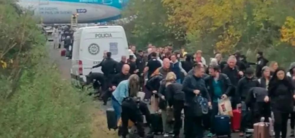 Ameaça de bomba em avião suspende voo na Argentina