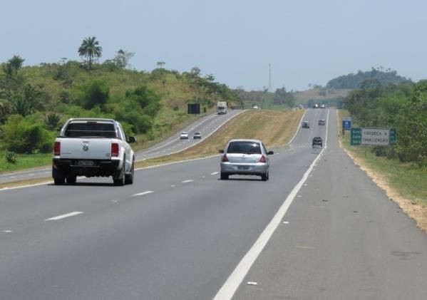 PRF interdita trecho da BR-324 nesta segunda (22) para realização de serviços de energia