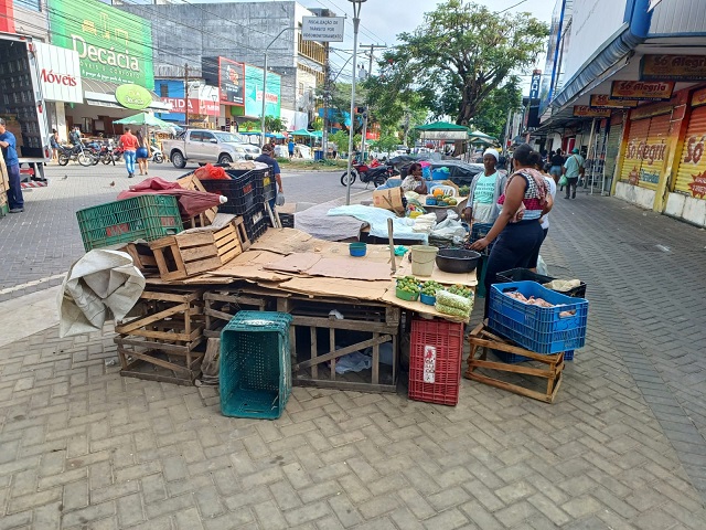Feirantes da Rua Marechal Deodoro devem atualizar dados até o dia 7 de junho