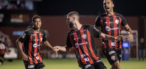 Segue o líder: Vitória vence CRB com gol aos 51min do 2º tempo