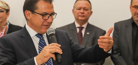 Ministro defende liberação de verba do FAT para alunos do ensino médio