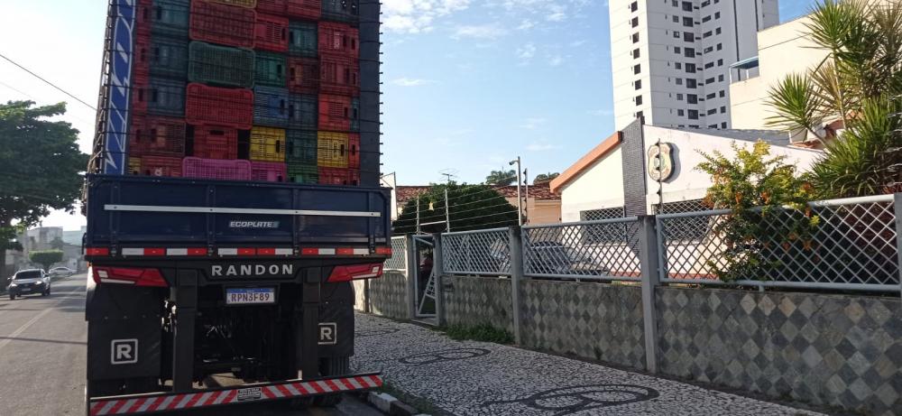 PF e PRF apreendem 490 mil caixas de cigarro contrabandeados em Feira de Santana