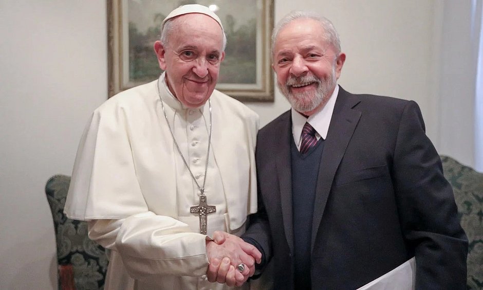 Lula convida Papa Francisco para visitar o Brasil