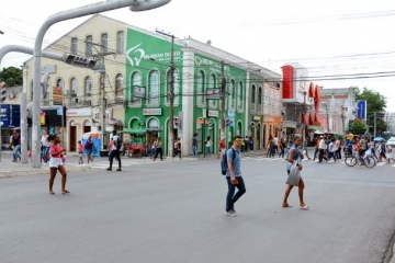 Comércio de Feira de Santana funciona em horário especial neste mês de junho